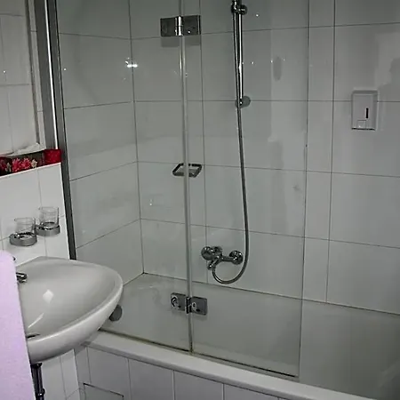 Regina Hotel 2*